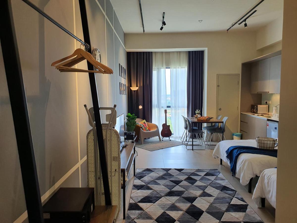 The Perfect Getaway @ Tamarind Suites, Netflix 300Mbps Cyberjaya Exteriör bild